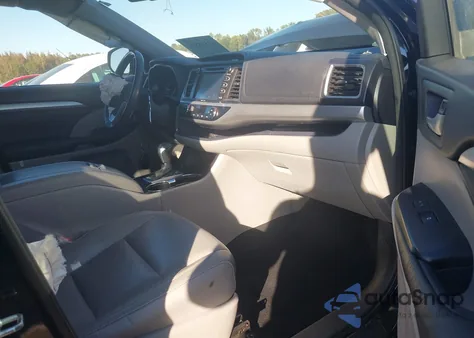 2015 Toyota Highlander Xle V6 z USA, uszkodzony, nr VIN 5TDKKRFH9FS090436